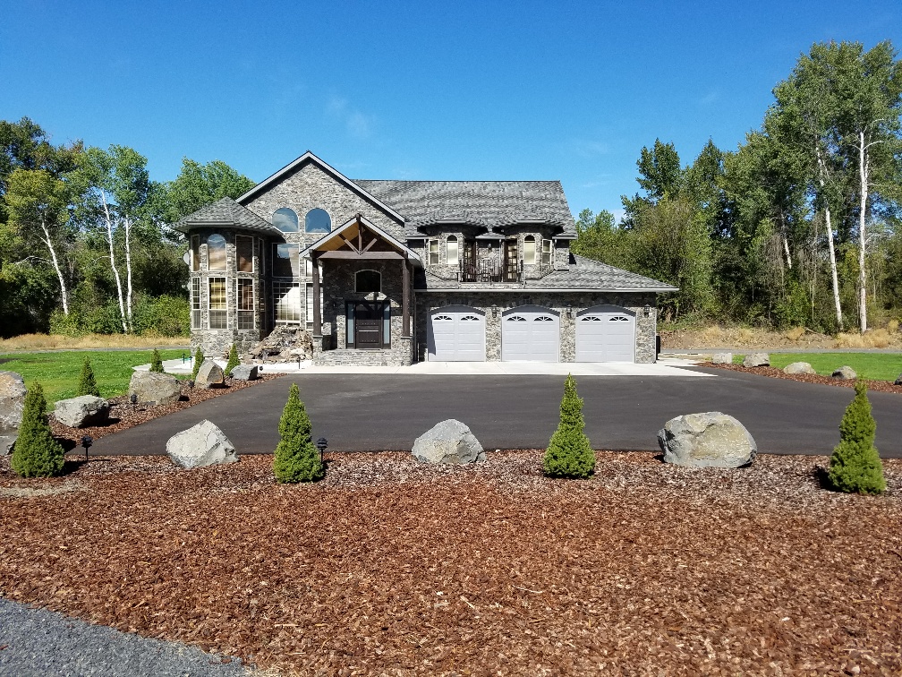 Moose Mountain Cottage Blend Thin Veneer exterior 2