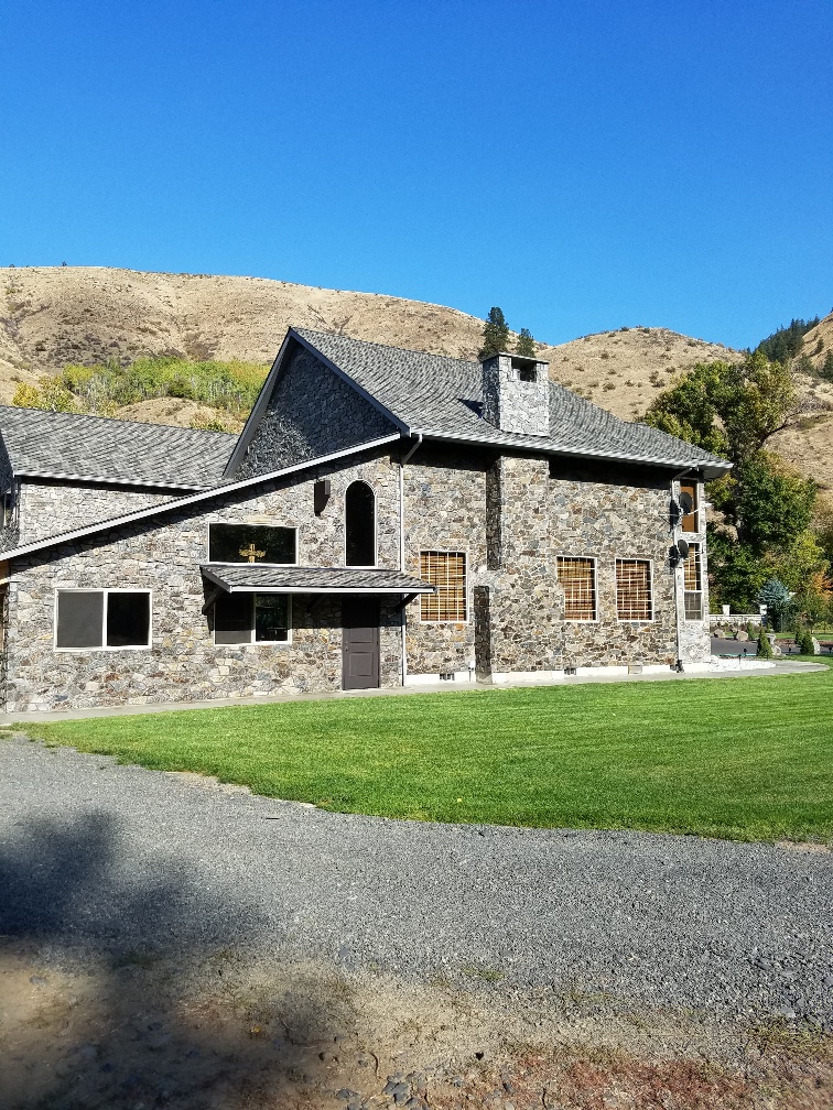 Moose Mountain Cottage Blend Thin Veneer exterior